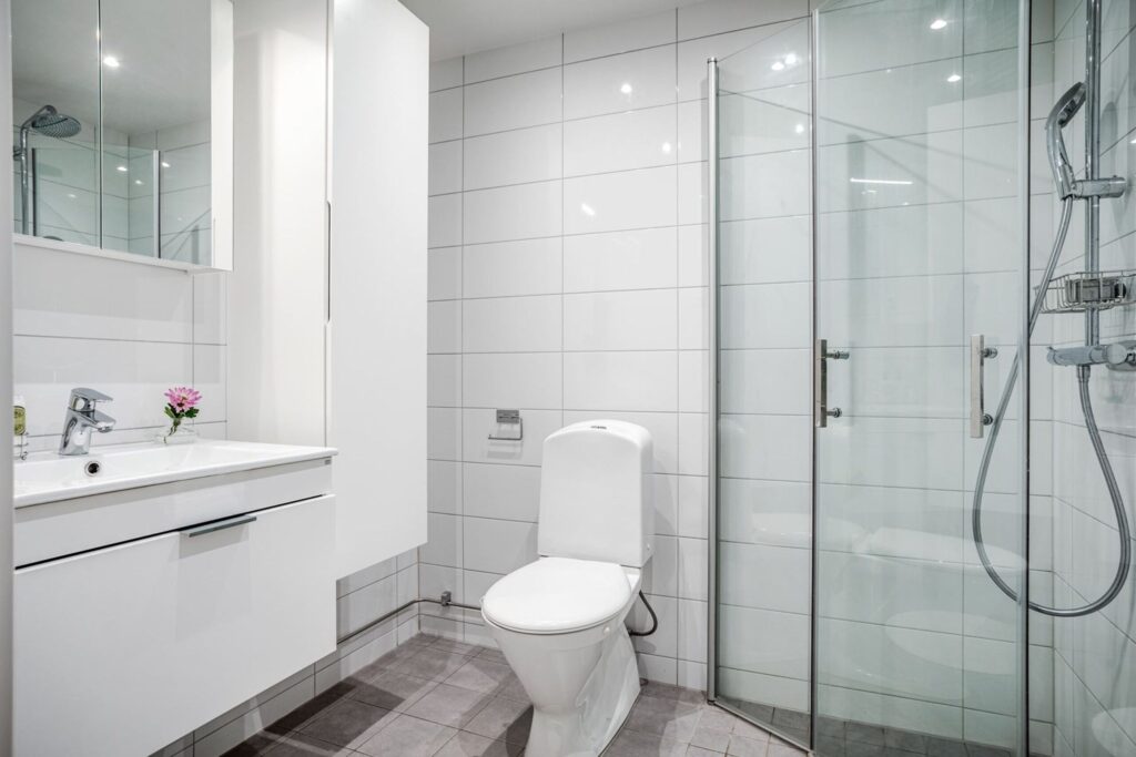 Villarenovering med kök & badrum. Skogås Trångsund